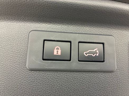 Used 2022 Subaru Forester Premium image 30