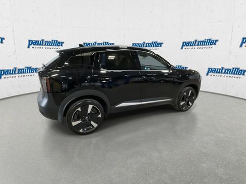 Used 2025 Nissan Kicks SR AWD/4WD image 11