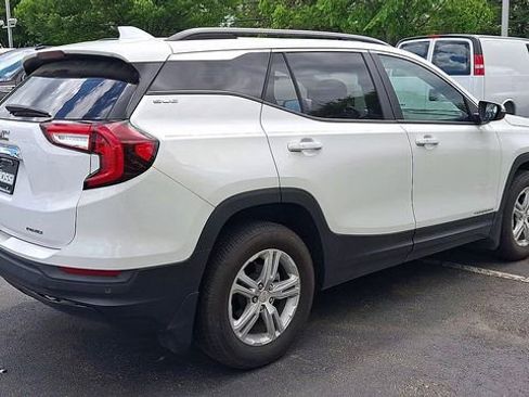 Certified 2024 GMC Terrain SLE w/ Driver Convenience Package AWD/4WD image 8
