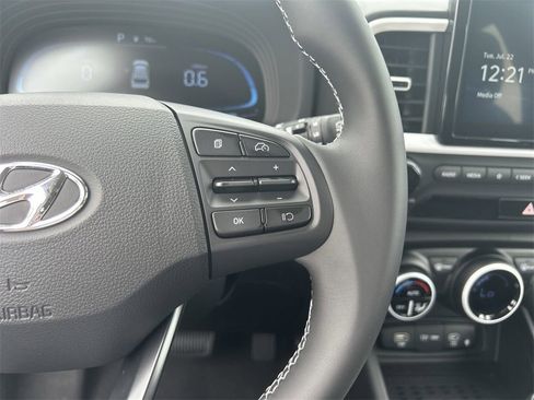 New 2025 Hyundai Venue Limited image 26