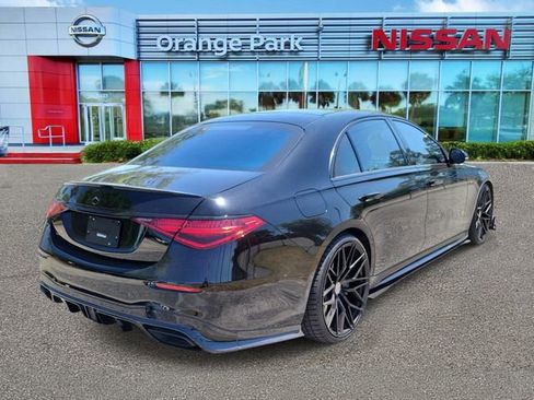 Used 2022 Mercedes-Benz S 580 4MATIC Sedan w/ AMG Line Package image 2