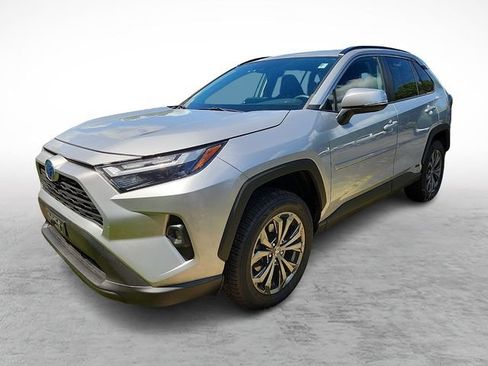 Used 2023 Toyota RAV4 XLE Premium AWD/4WD image 2