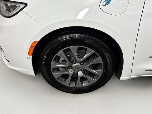 Used 2023 Chrysler Pacifica Pinnacle image 28