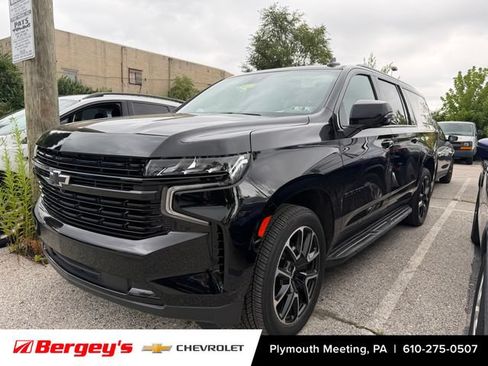 Used 2023 Chevrolet Suburban RST w/ Luxury Package AWD/4WD image 6
