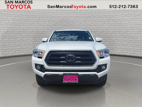 Used 2022 Toyota Tacoma SR5 RWD image 2