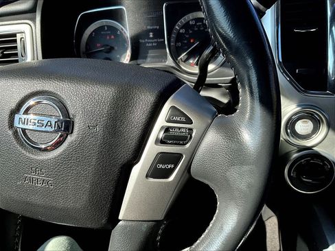 Used 2016 Nissan Titan PRO-4X w/ Pro-4x Convenience Package image 19