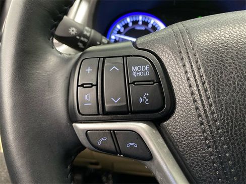 Used 2019 Toyota Highlander Limited image 13