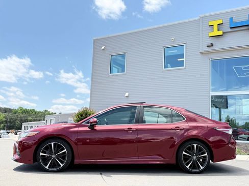 Used 2018 Toyota Camry XSE FWD image 17