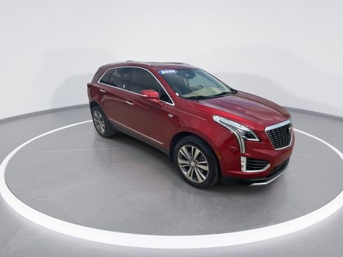 Used 2020 Cadillac XT5 Premium Luxury w/ Platinum Package FWD image 2