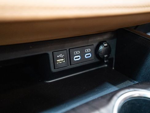 Used 2023 Toyota Highlander Platinum image 29