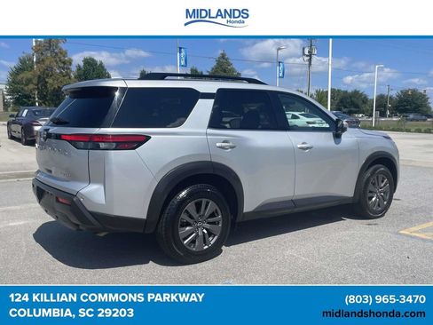 Used 2024 Nissan Pathfinder SV AWD/4WD image 6