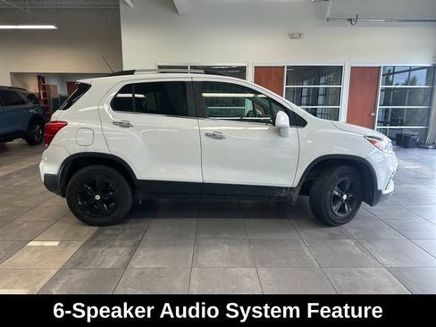 Used 2018 Chevrolet Trax LT w/ LT Convenience Package AWD/4WD image 8