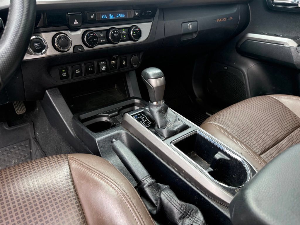 Used 2018 Toyota Tacoma Limited AWD/4WD image 15
