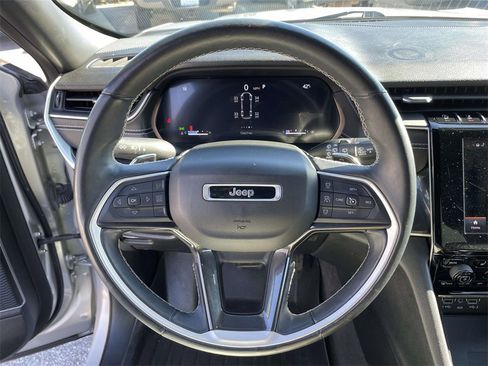 Used 2021 Jeep Grand Cherokee L Laredo image 17