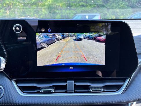 Used 2025 Chevrolet Equinox LT image 24