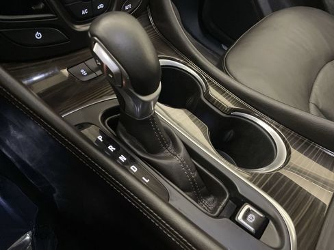Used 2019 Buick Envision Essence FWD image 10