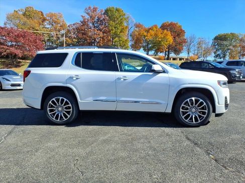 Used 2023 GMC Acadia Denali w/ Denali Technology Package image 2