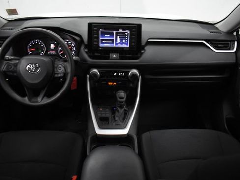 Used 2020 Toyota RAV4 LE image 23