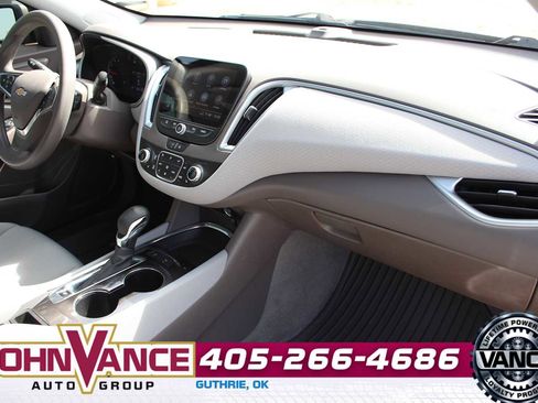 Used 2024 Chevrolet Malibu LT image 13