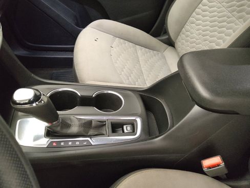 Used 2021 Chevrolet Equinox LS FWD image 26