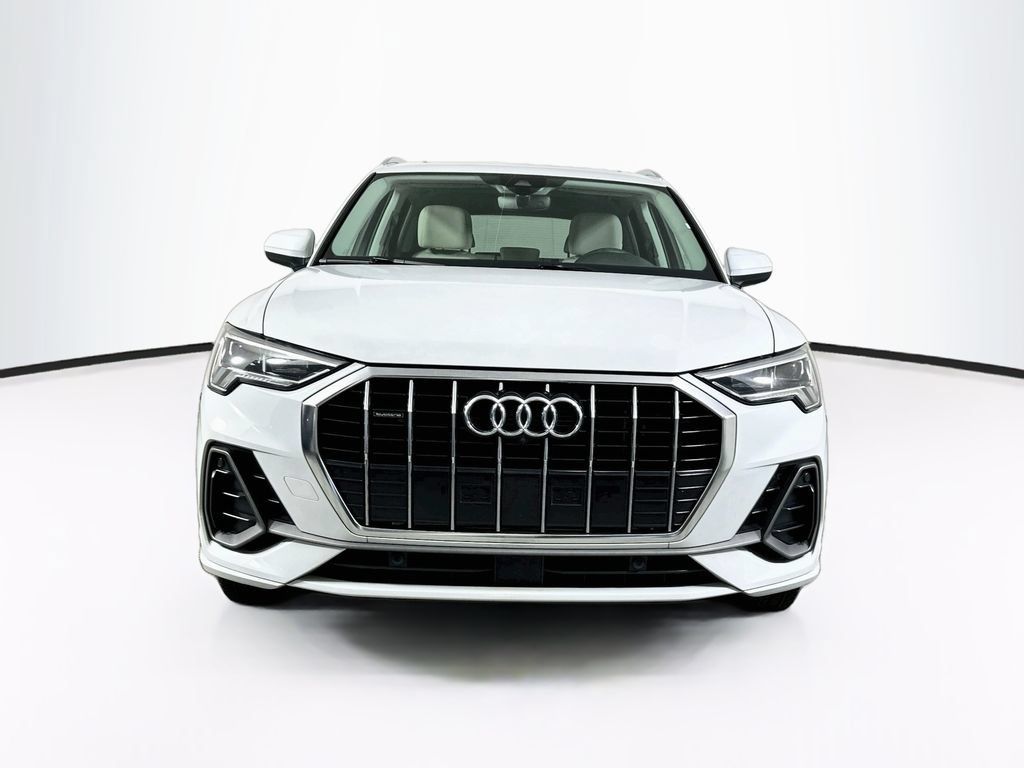 Used 2022 Audi Q3 2.0T Premium Plus w/ Premium Plus Package AWD/4WD image 5