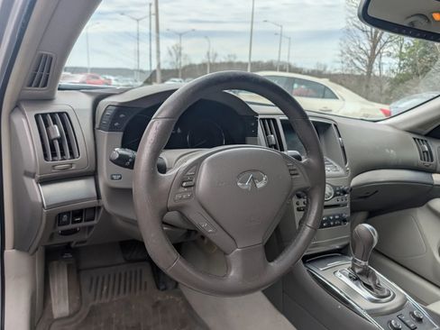 Used 2011 INFINITI G37 x image 7