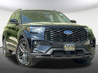 Certified 2025 Ford Explorer ST-Line w/ ST-Line Street Pack AWD/4WD video 2