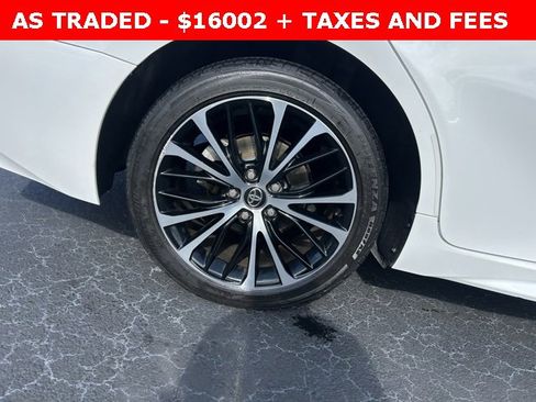 Used 2020 Toyota Camry SE image 7