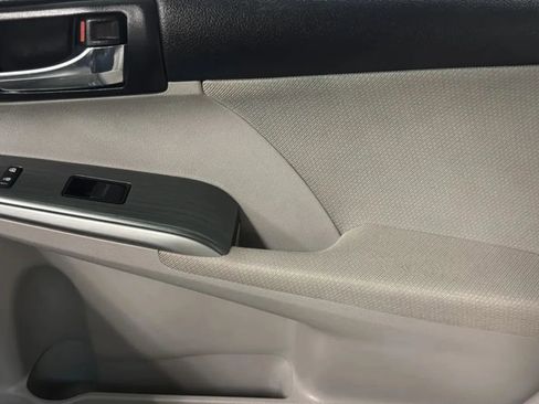 Used 2012 Toyota Camry XLE w/ Convenience Pkg FWD image 17