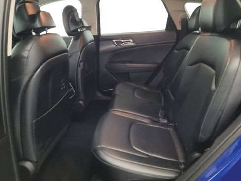 Used 2023 Kia Sportage EX image 18