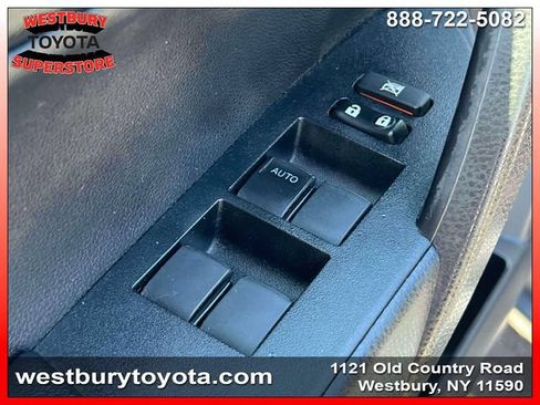 Used 2018 Toyota Corolla SE w/ Carpet Mat Package (TMS) FWD image 18