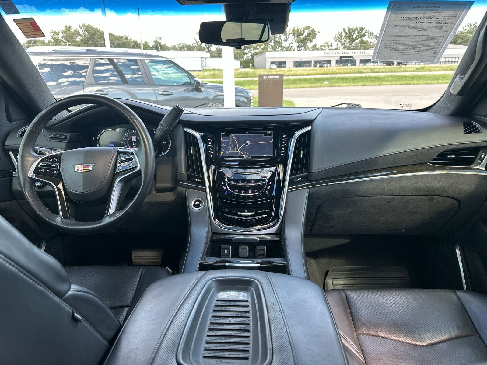 Used 2019 Cadillac Escalade ESV Platinum AWD/4WD image 3