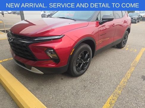Used 2024 Chevrolet Blazer LT w/ Convenience Package FWD image 2