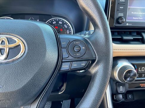 Used 2022 Toyota RAV4 XLE w/ Convenience Package image 25