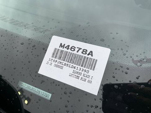 Used 2020 Jeep Cherokee Latitude Plus image 34