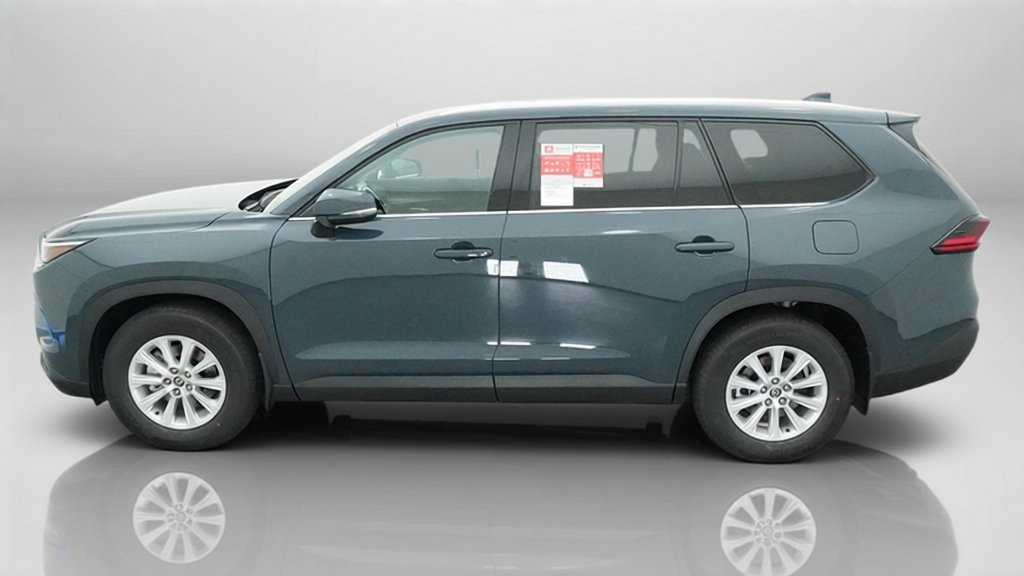 New 2026 Toyota Grand Highlander XLE FWD image 2