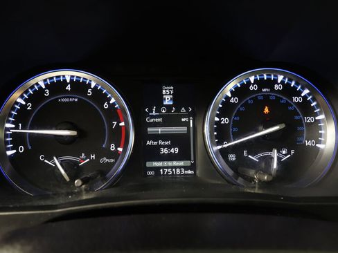 Used 2015 Toyota Highlander Limited image 32