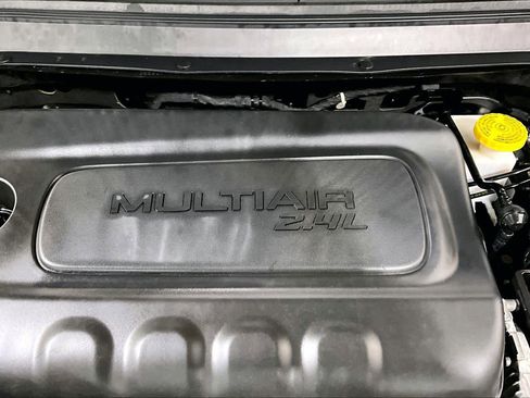 Used 2019 Jeep Cherokee Latitude Plus image 32