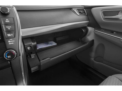 Used 2015 Toyota Camry XSE w/ Moonroof Package FWD image 12