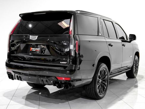 Used 2024 Cadillac Escalade V w/ LPO, ONYX Package AWD/4WD image 5