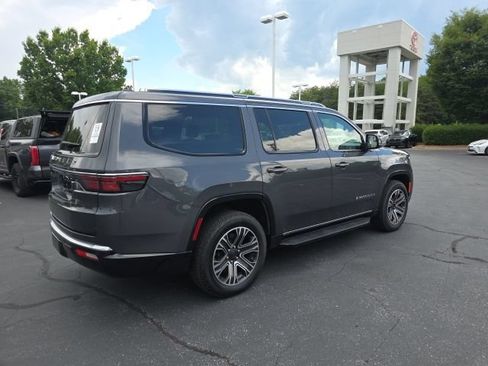 Used 2023 Jeep Wagoneer 4WD w/ Premium Group I image 8