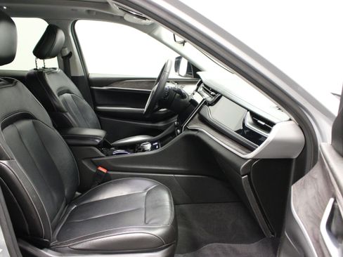 Used 2022 Jeep Grand Cherokee Limited 4xe w/ MOPAR Finishing Package AWD/4WD image 15