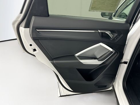 Used 2025 Audi Q3 2.0T Premium image 27