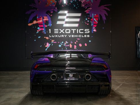 Used 2022 Lamborghini Huracan EVO image 6