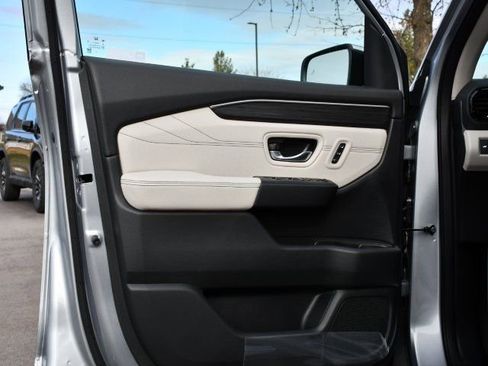 New 2026 Honda Pilot Touring image 11