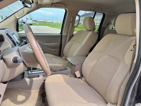 Used 2018 Nissan Frontier SV w/ Value Truck Package AWD/4WD image 11
