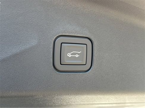 New 2026 Cadillac Vistiq Luxury image 13