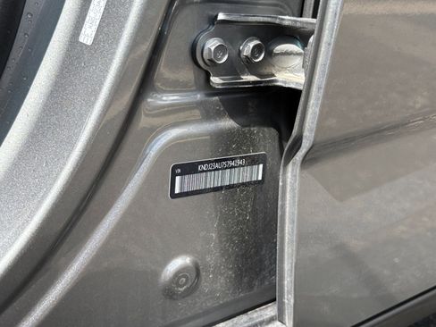 Used 2025 Kia Soul LX w/ LX Technology Package FWD image 27