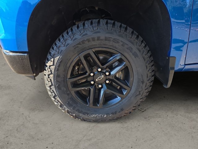 Certified 2024 Chevrolet Silverado 1500 Custom Trail Boss w/ LPO, Dark Essentials Package AWD/4WD image 9