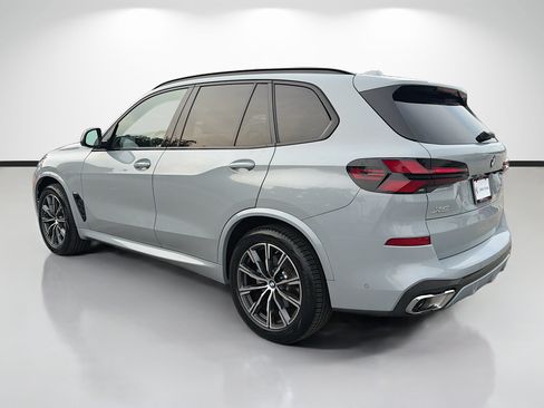 Used 2024 BMW X5 sDrive40i w/ M Sport Package RWD image 5